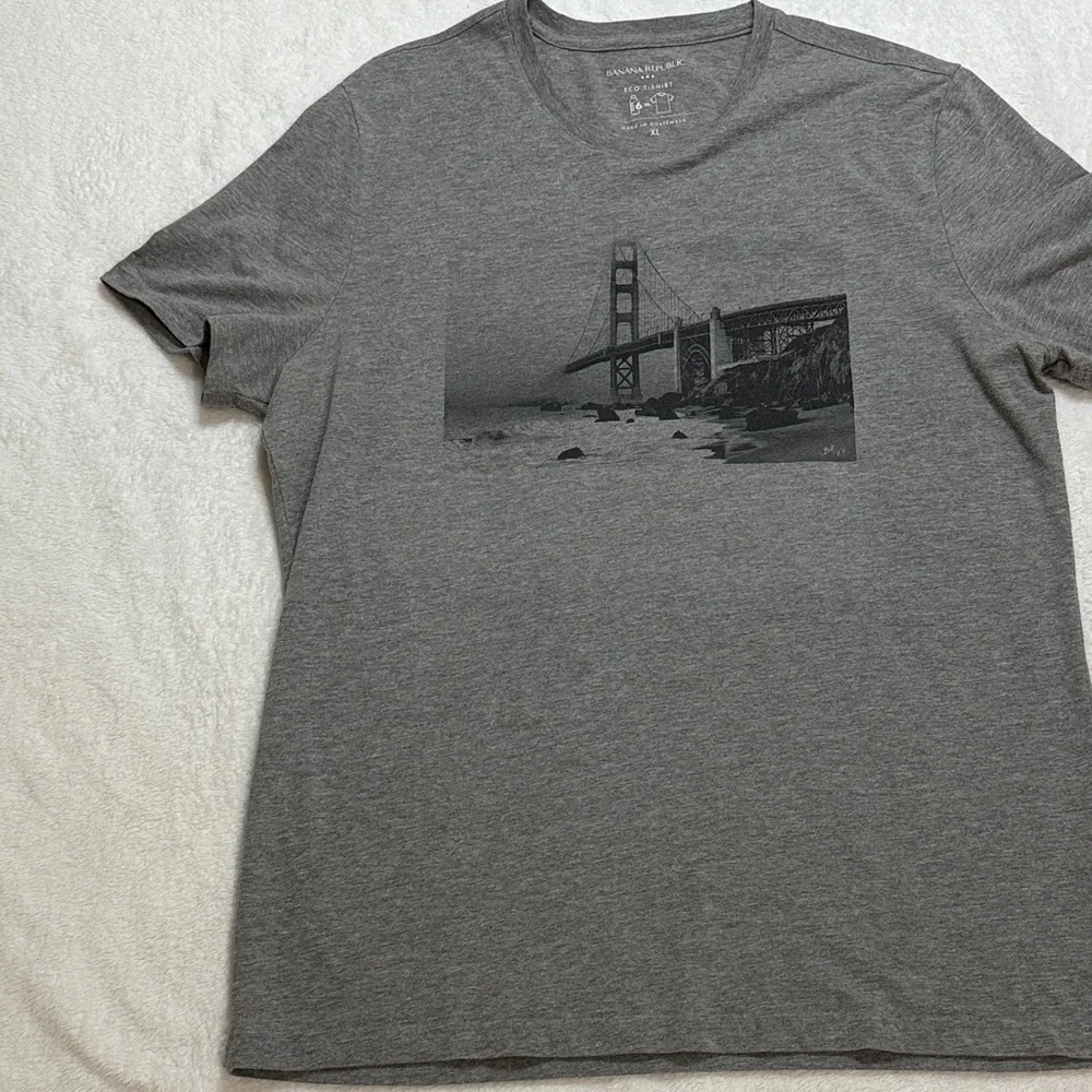🌉Banana Republic Bridge Graphic Tee